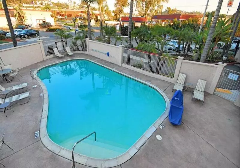 ホテル Comfort Inn Escondido San Diego North County