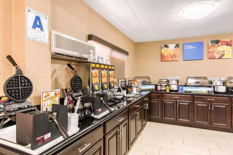 ホテル Comfort Inn Escondido San Diego North County