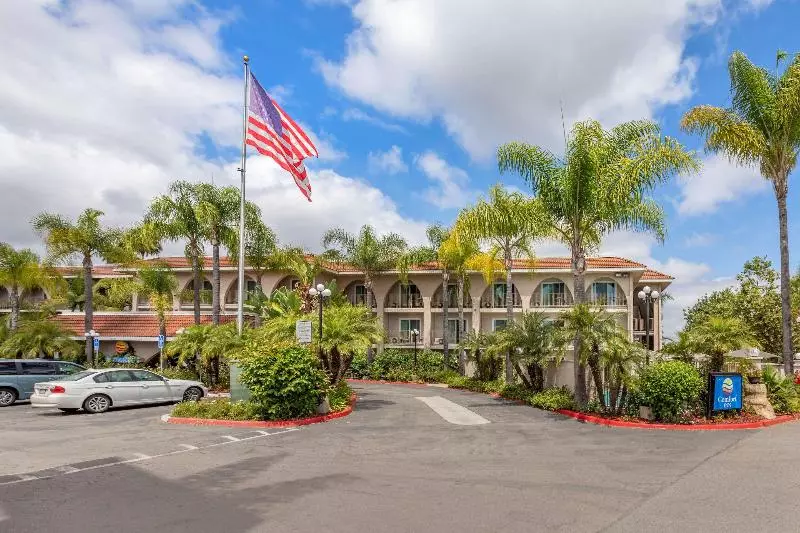 ホテル Comfort Inn Escondido San Diego North County