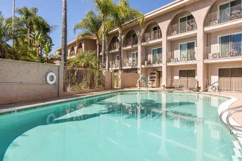 ホテル Comfort Inn Escondido San Diego North County