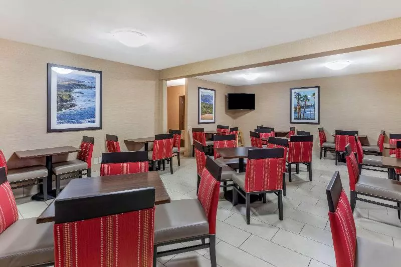 ホテル Comfort Inn Escondido San Diego North County