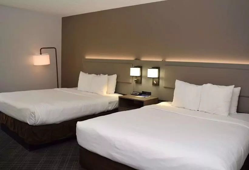 Отель Comfort Inn & Suites Syracusecarrier Circle