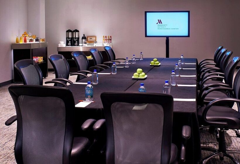 هتل Detroit Marriott At The Renaissance Center