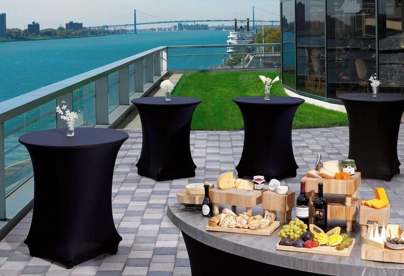 هتل Detroit Marriott At The Renaissance Center