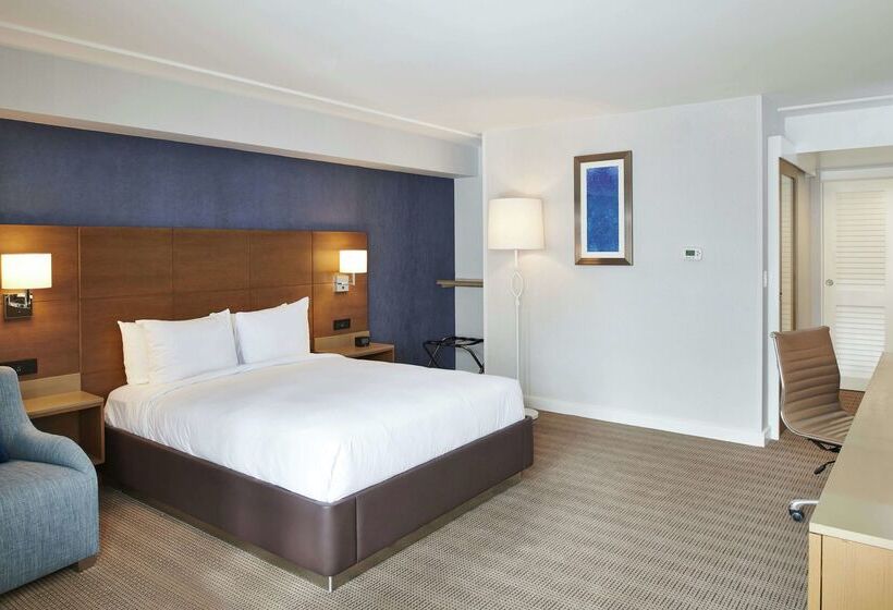 Отель Doubletree By Hilton Torrance South Bay