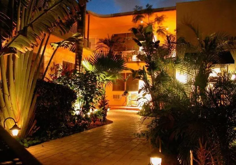 ホテル Elysium Resort (Gay Adult Male Resort)