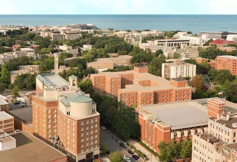 هتل Hilton Orrington / Evanston