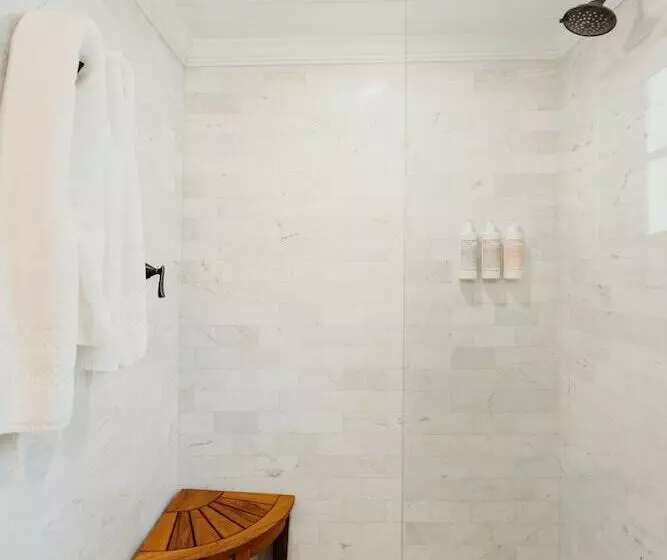 هتل King Christian