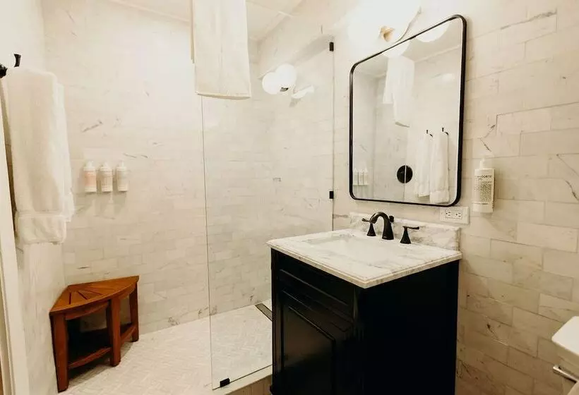 هتل King Christian