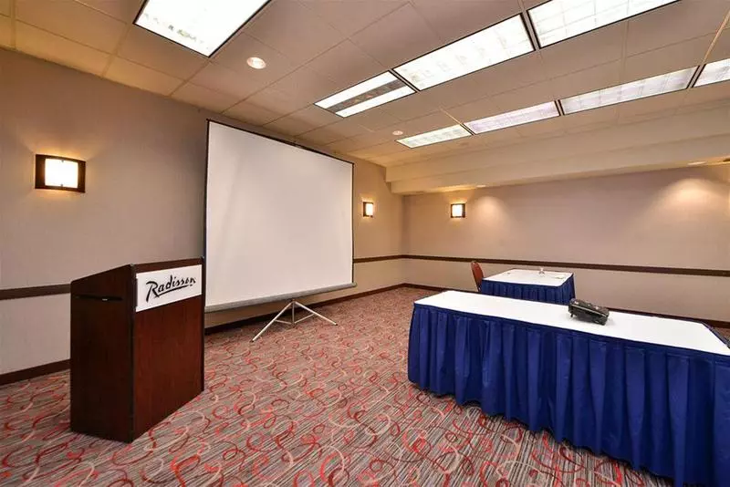 Hotel Radisson  Madison