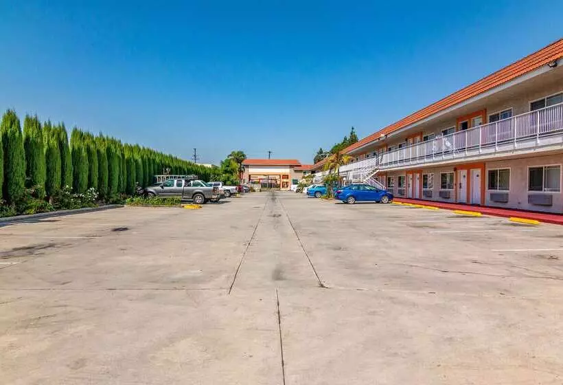 فندق Rodeway Inn Artesia Cerritos