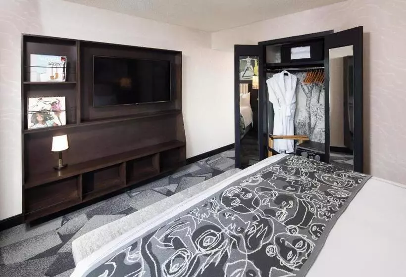 Отель Saint Kate   The Arts