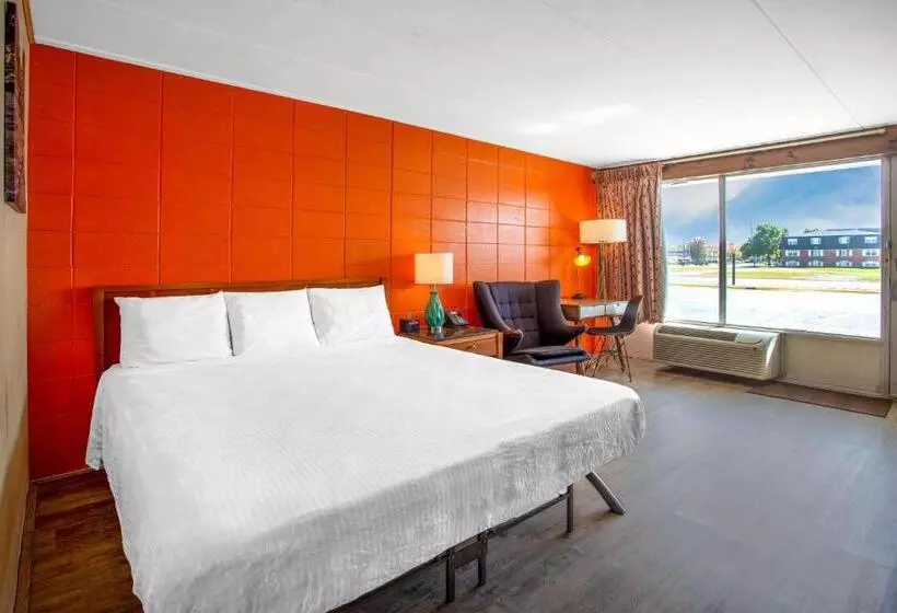 Отель Starved Rock Motor Inn Travelodge By Wyndham