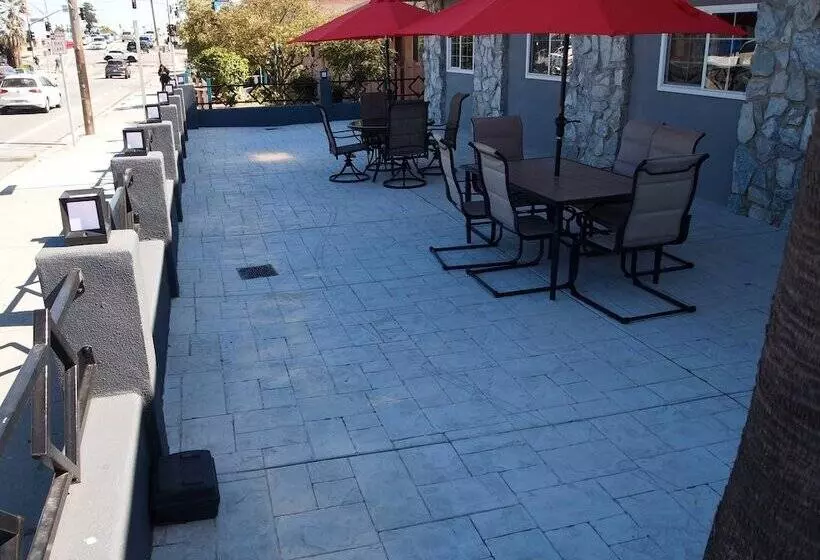 فندق Surf City Inn & Suites