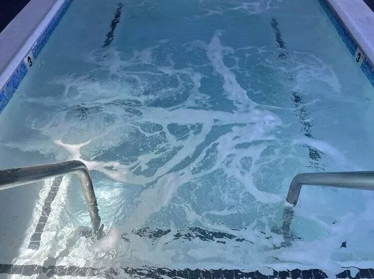 فندق Surf City Inn & Suites