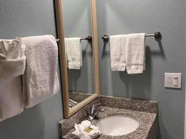 فندق Surf City Inn & Suites