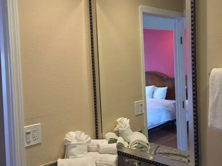 فندق Surf City Inn & Suites