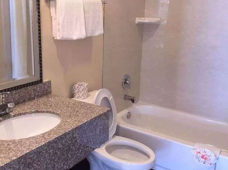 فندق Surf City Inn & Suites