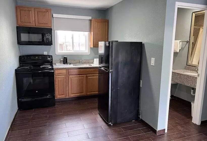 فندق Surf City Inn & Suites