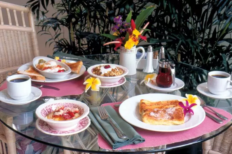 Hotel The Plantation Inn Free Breakfast