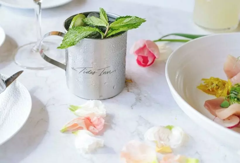 ホテル The Tides Inn