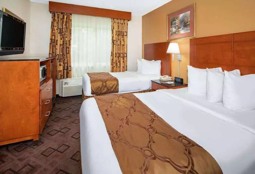 Отель Travelodge By Wyndham Burbankglendale