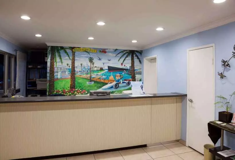 فندق Travelodge By Wyndham Long Beach Convention Center
