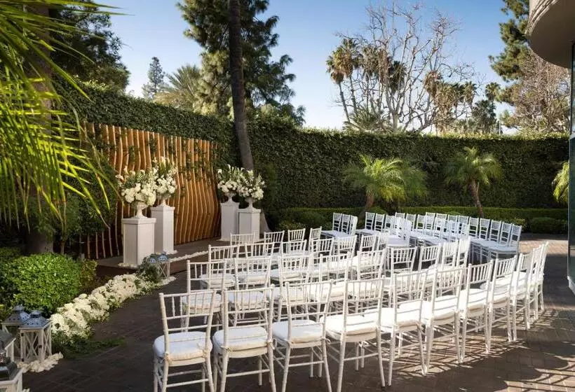 ホテル Warner Center Marriott Woodland Hills