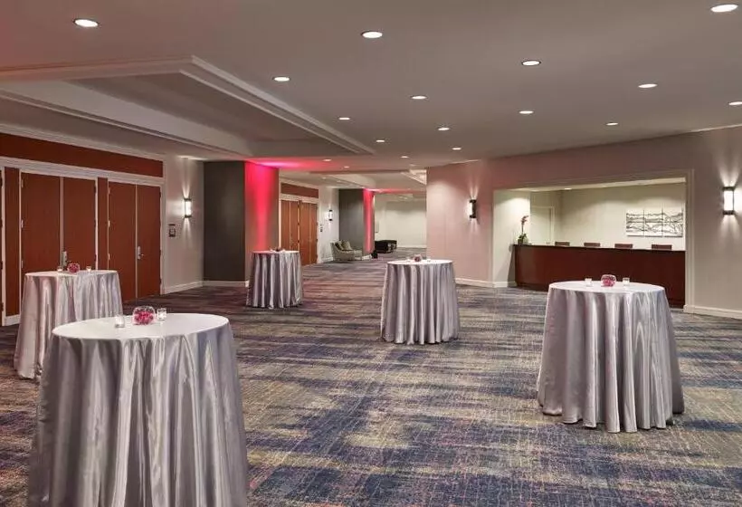 ホテル Warner Center Marriott Woodland Hills