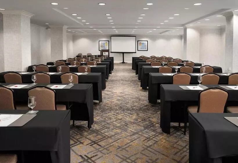 ホテル Warner Center Marriott Woodland Hills