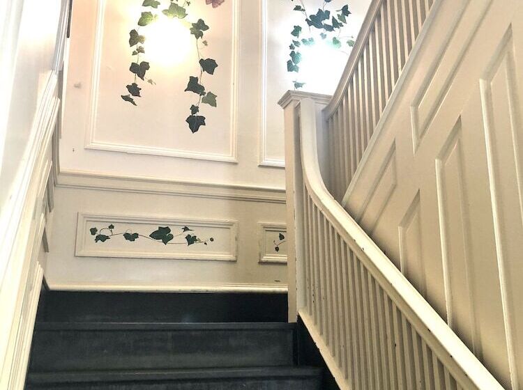 فندق Windsor Inn