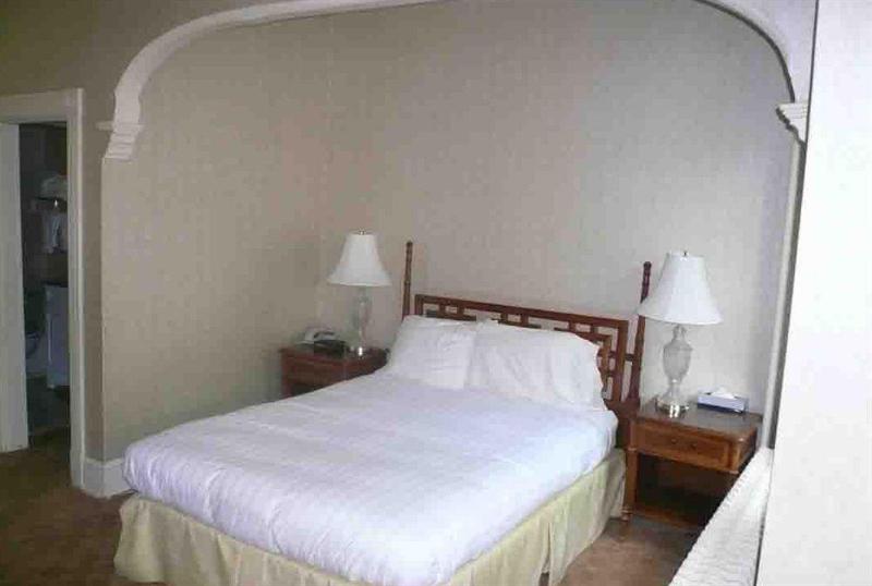 فندق Windsor Inn