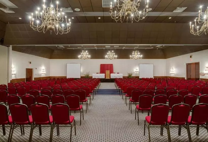 Y O Ranch Hotel And Conference Center