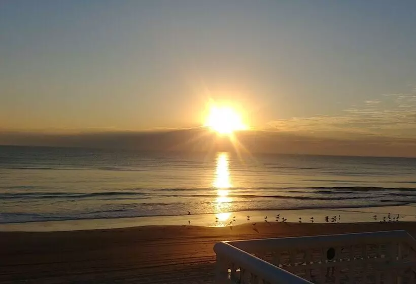 Motelli Tropical Winds Resort