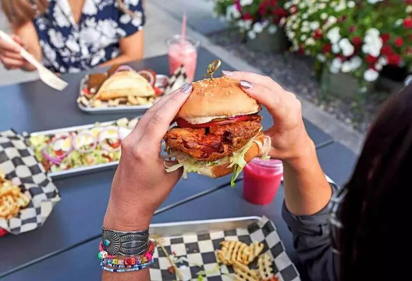 Мотель The Virginian Lodge