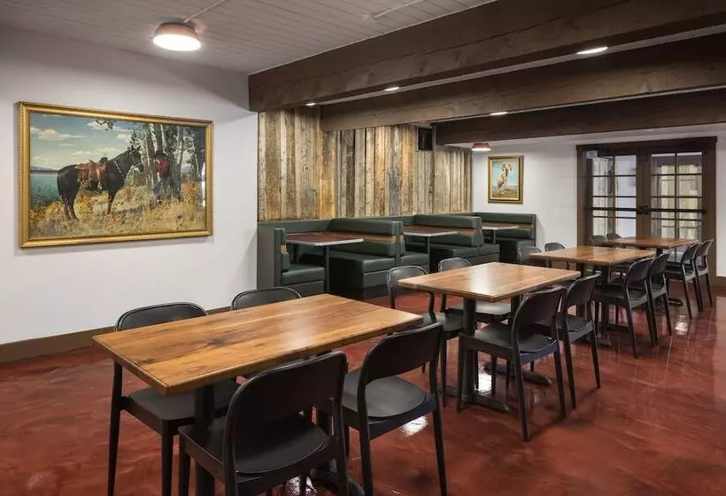 Мотель The Virginian Lodge