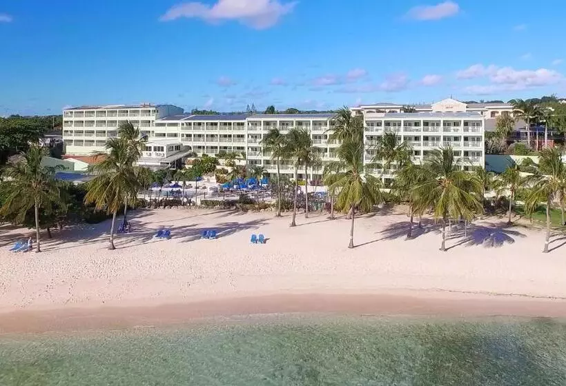 هتل Coconut Court Beach