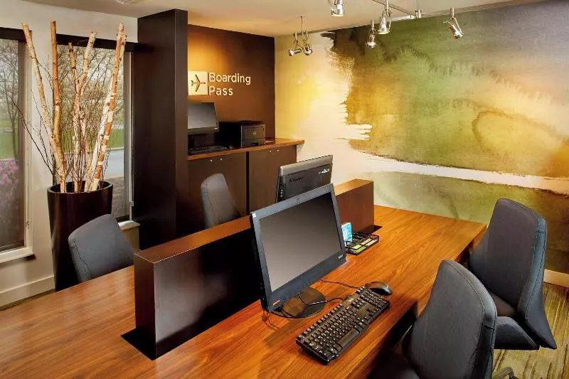 Hotel Courtyard By Marriott Lansing