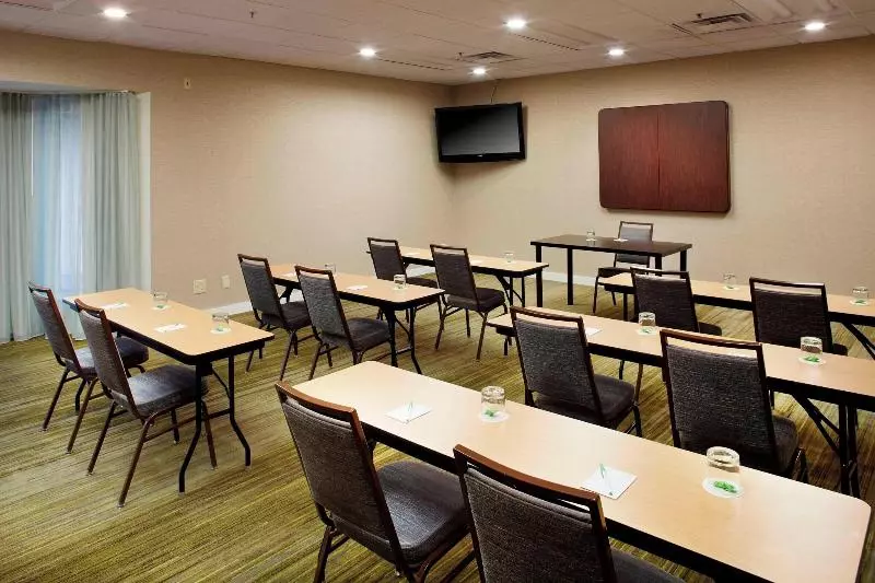 Hotel Courtyard By Marriott Lansing