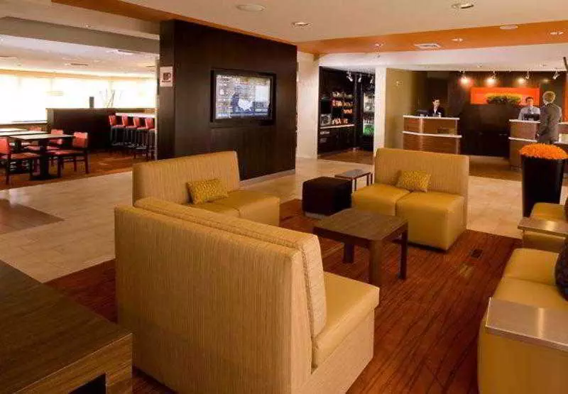 Hotel Courtyard By Marriott Lansing