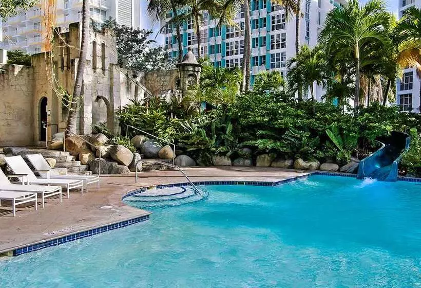 هتل The Condado Plaza