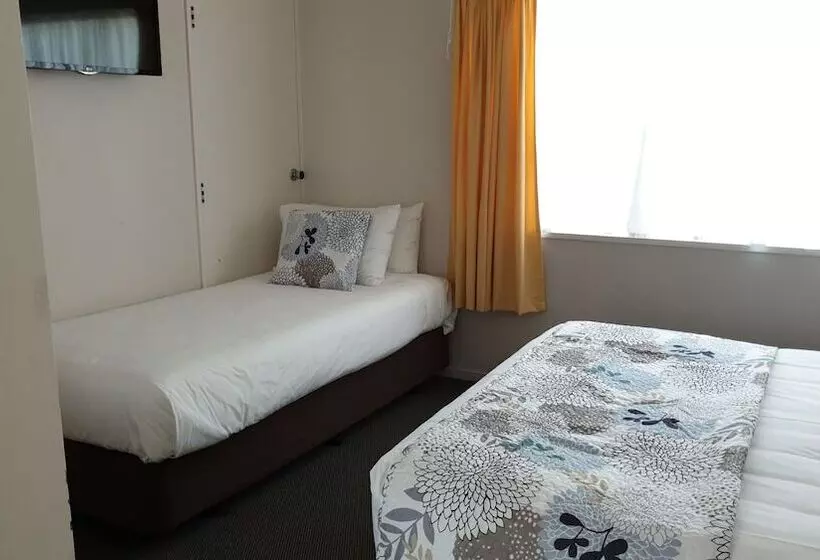 Cameron Road Motel