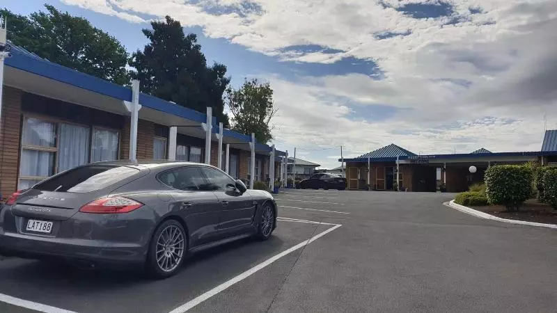 Cameron Road Motel