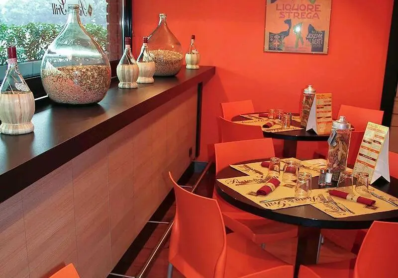 هتل a&o Hostel Milano Ca Granda