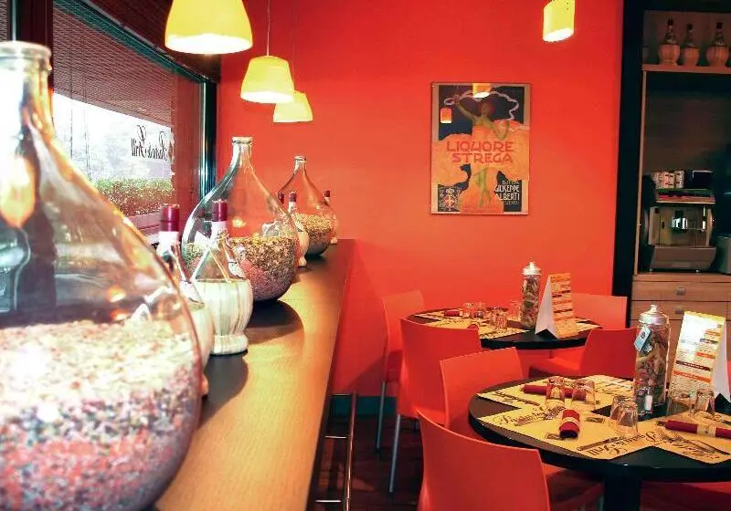 هتل a&o Hostel Milano Ca Granda
