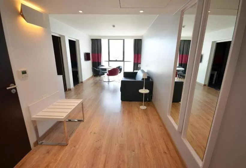 هتل Holiday Inn Dijon Toison D Or, An Ihg