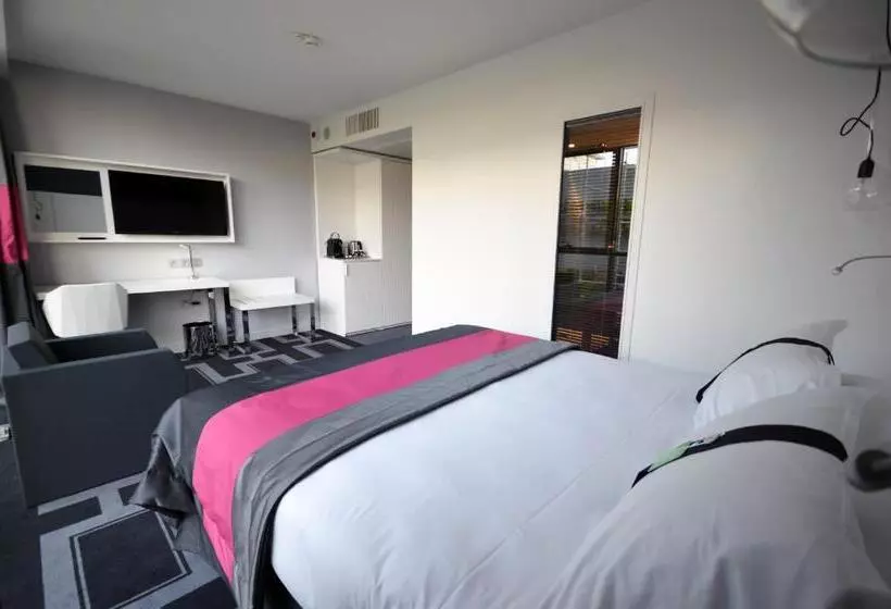 هتل Holiday Inn Dijon Toison D Or, An Ihg