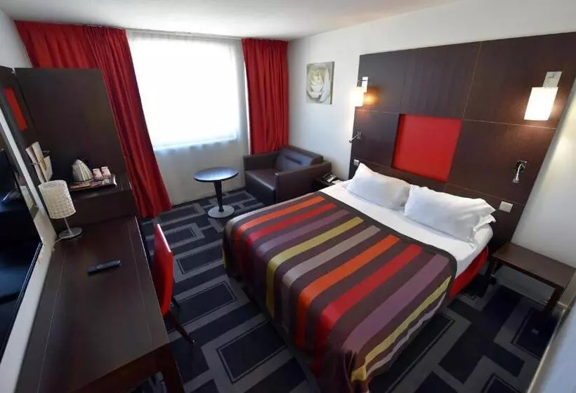 هتل Holiday Inn Dijon Toison D Or, An Ihg