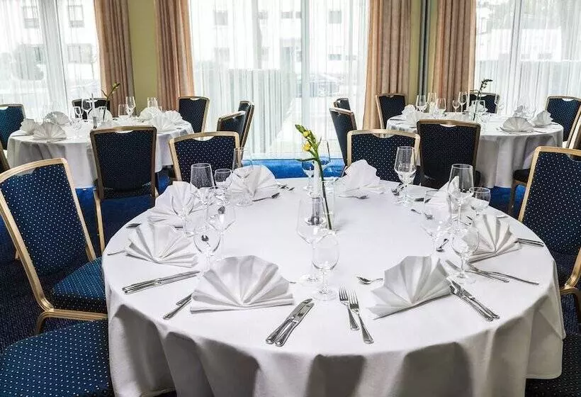 Otel Holiday Inn Munich   South, An Ihg