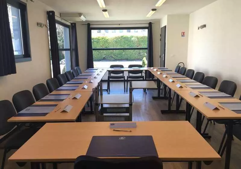 فندق Hôtel Kyriad Cap Sud